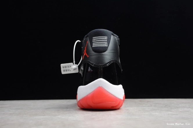 Bred (2012) Retro Jordan 11 378037-010 Air 0528